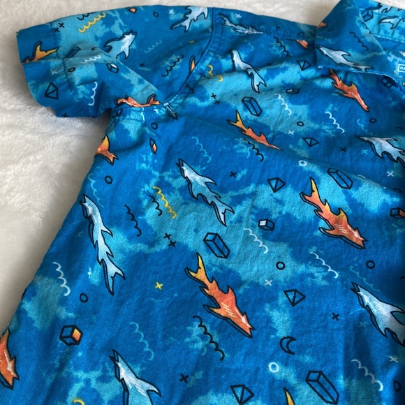 Maui and Sons Shark Boy’s Button-Down Shirt Size 6/7 - Picture 4 of 7